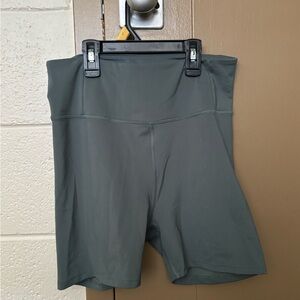 girlfriend collective biker shorts